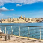 דירה Steps From Seafront & Ferries