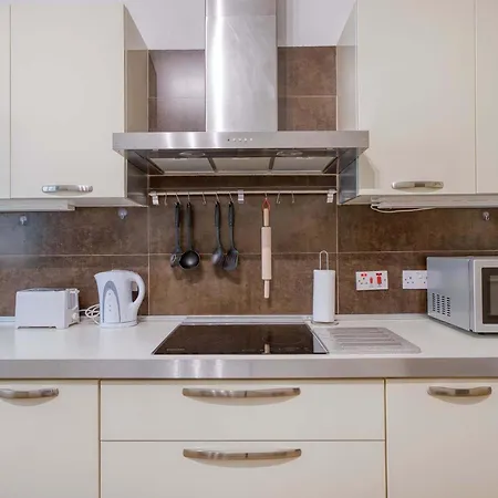 Daire Steps From Seafront & Ferries *