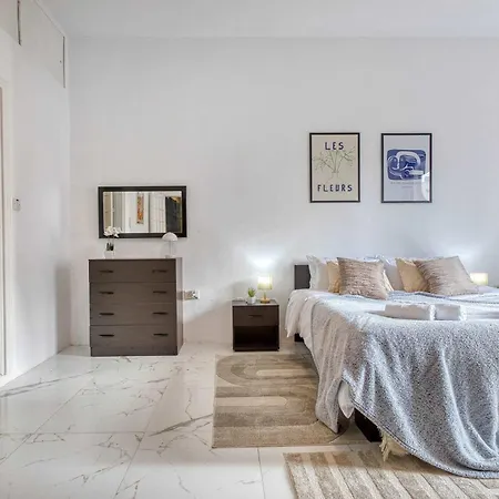 Steps From Seafront & Ferries Sliema