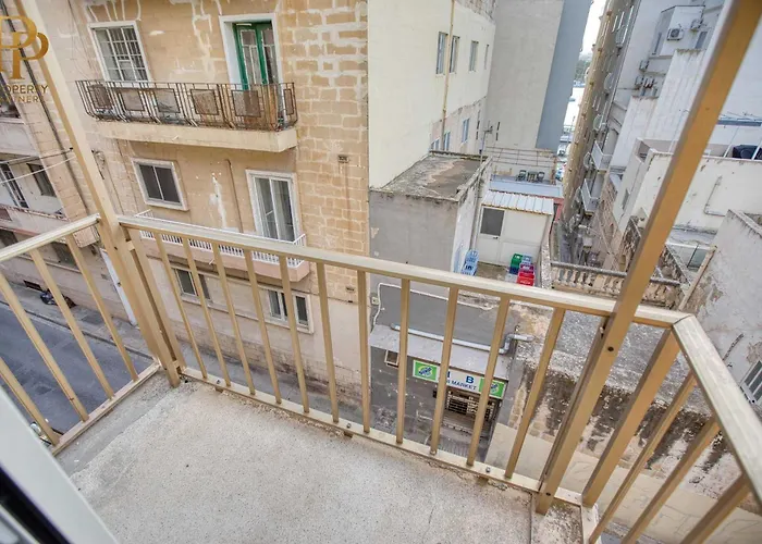 Steps From Seafront & Ferries Apartamento