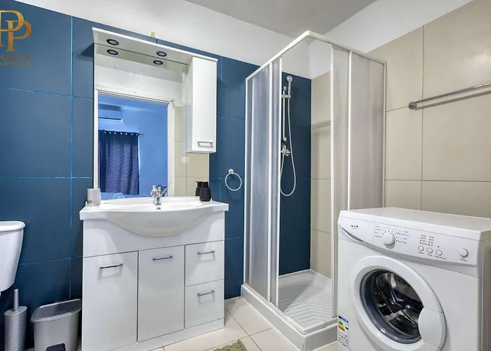 Steps From Seafront & Ferries Appartement