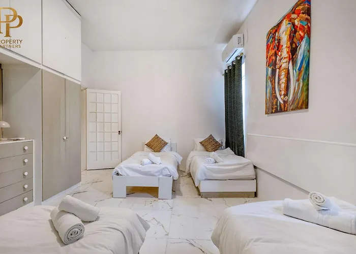 Steps From Seafront & Ferries Sliema