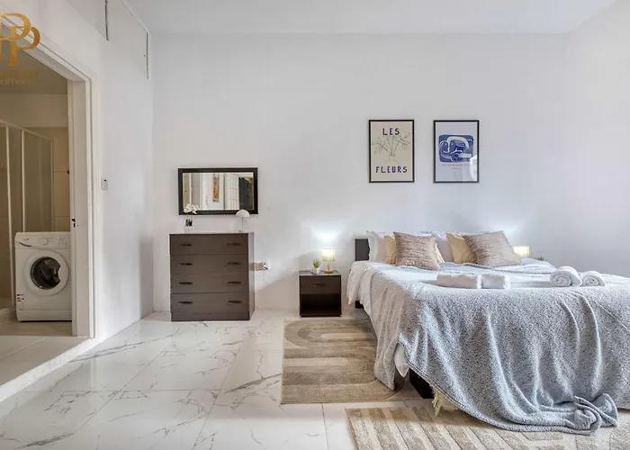 Steps From Seafront & Ferries Sliema