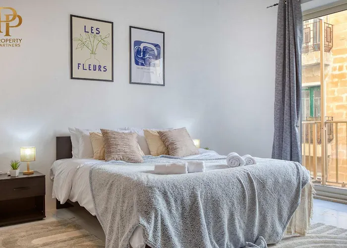 Steps From Seafront & Ferries Appartement *